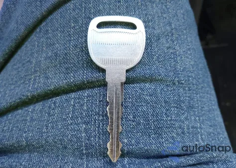 2001 Chevrolet Express from USA, damaged, VIN 1GAHG39R311235336